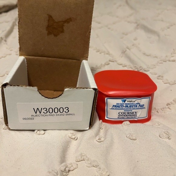 Practice Injection Pad - Picture 6 of 6